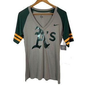 NIKE A's Women's Sports Tees/Top Size M